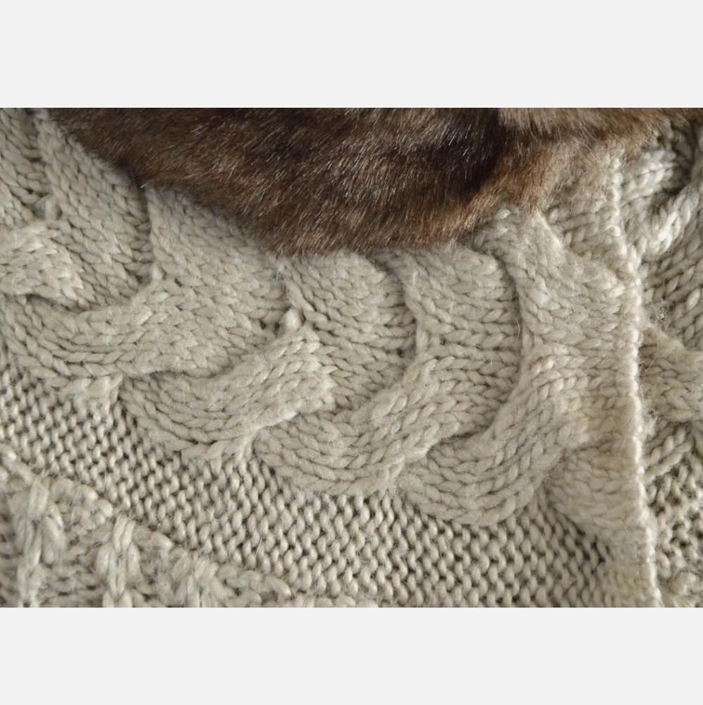 CYNTHIA ROWLEY Knit Sweater Vest Faux Fur Collar Size XS - Picture 3 of 8